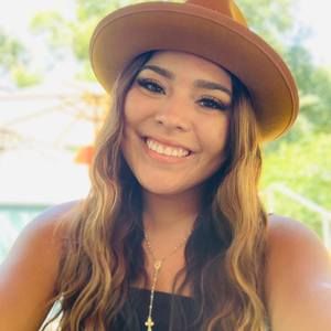 Meet your Posher, Vanessa